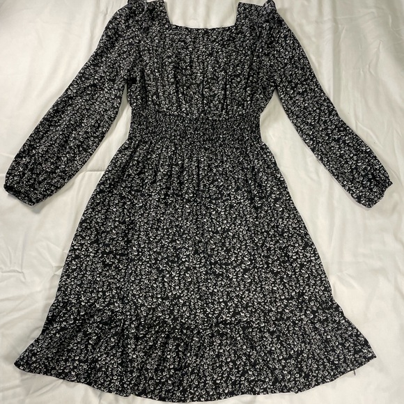 Alice Collection Dresses & Skirts - Alice CO Black Floral Midi Dress | Size M | Smocked Waist Long Sleeve